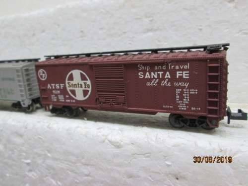 N SCALE : ATLAS x4 BOX CARS - LOT 497X