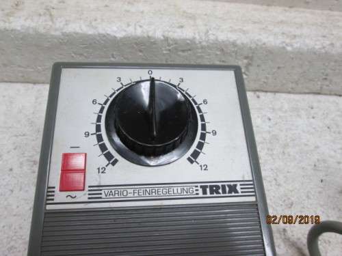 HO SCALE : TRIX TRANSFORMER / CONTROLLER - LOT 551X