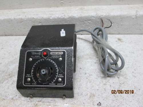 HO SCALE : TRI-ANG TRANSFORMER / CONTROLLER - LOT 555X