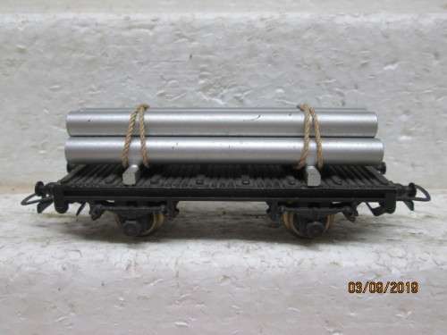 HO SCALE : POCHER OPEN GOODS WITH PIPE LOAD - LOT 600X