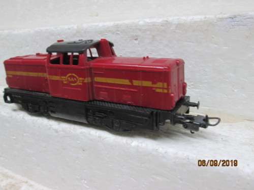 HO SCALE : LIMA SAR DIESEL LOCOMOTIVE -  LOT 636X