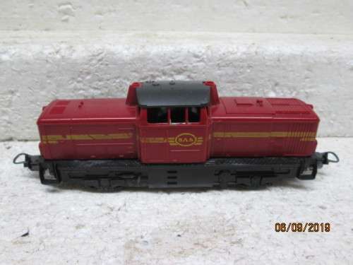 HO SCALE : LIMA SAR DIESEL LOCOMOTIVE -  LOT 636X
