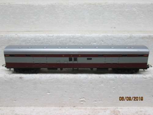 HO SCALE : LIMA SAR TRANS KAROO BAGGAGE CAR (NEW SPEC BOGIES) -  LOT 643X