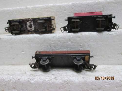 HO SCALE : MARKLIN x3 GOODS WAGONS - LOT 864X