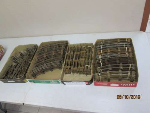 S SCALE : AMERICAN FLYER x4 BEERBOXES OF TRACK - LOT 911X