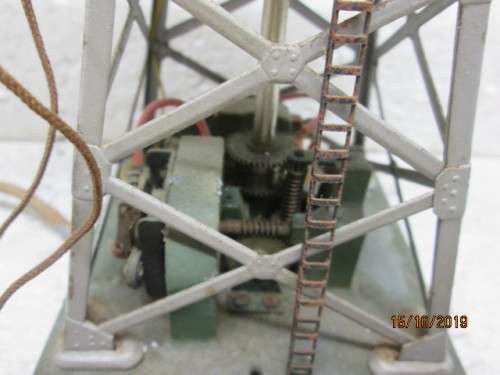 HO SCALE : MARKLIN ELECTRIC DOCK CRANE - LOT 960X