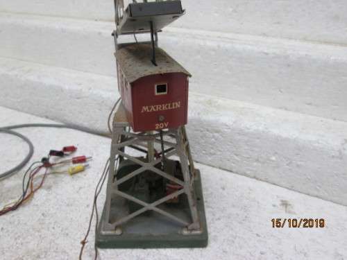HO SCALE : MARKLIN ELECTRIC DOCK CRANE - LOT 960X