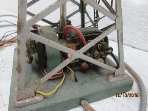 HO SCALE : MARKLIN ELECTRIC DOCK CRANE - LOT 960X