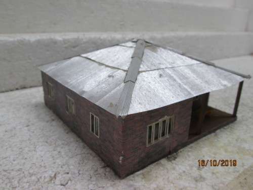 HO SCALE : SAR HOUSE - LOT 965X