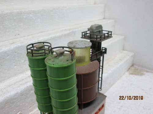 HO SCALE : FALLER INDUSTRIAL SILOS - LOT 75Y