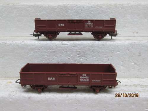 HO SCALE : LIMA SAR x2 ES GOODS WAGONS - LOT 120Y