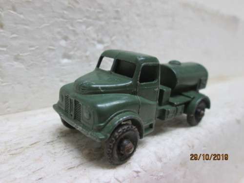 MATCHBOX / LESNEY : AUSTIN 200 GALLON WATER TRUCK No 71 - LOT 206Y