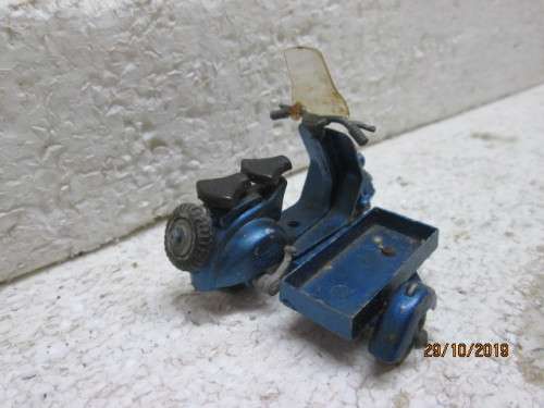 TEKNO VESPA SCOOTER - LOT 221Y