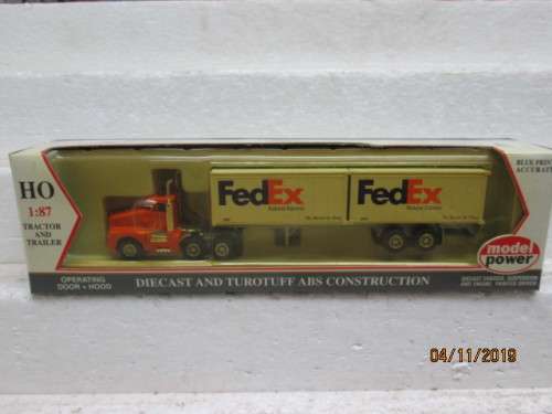 HO SCALE : MODELPOWER ROAD CONTAINER TRUCK / FEDEX (BOXED) - LOT 347Y