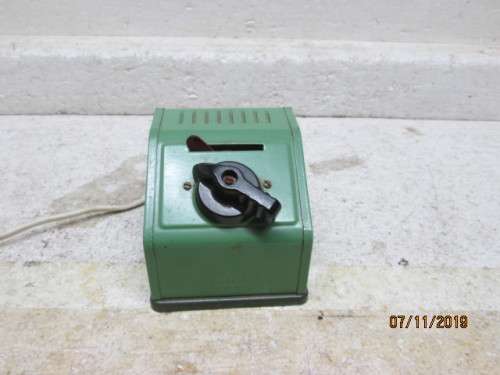 HO SCALE : FLEISCHMANN TRANSFORMER / CONTROLLER - LOT 443Y