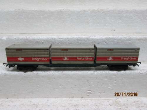 OO SCALE : TRI-ANG LONG CONTAINER CAR - LOT 648Y