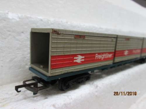 OO SCALE : TRI-ANG LONG CONTAINER CAR - LOT 648Y