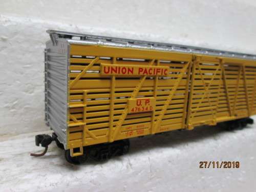 HO SCALE : ATHEARN UNION PACIFIC CATTLE CAR (BOXED) - LOT 701Y