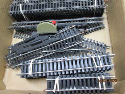 HO/OO SCALE : LIMA TRACK x87 PIECES (ONE BEERBOX) - LOT 783Y