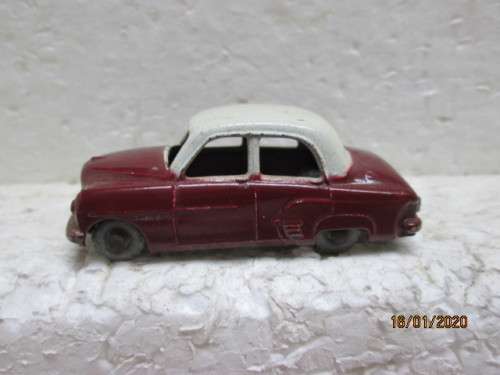 DIE CAST : LESNEY OLD STYLE CAR - LOT 900Y