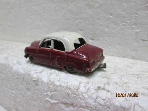 DIE CAST : LESNEY OLD STYLE CAR - LOT 900Y