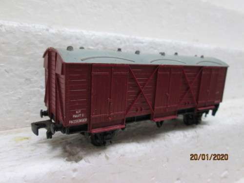 OO SCALE : HORNBY DUBLO 10 TON XP BOX CAR - LOT 960Y