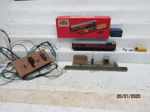 OO SCALE : HORNBY DUBLO TPO MAIL VAN SET (BOXED) - LOT 985Y