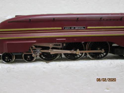 OO SCALE : HORNBY LMS "CITY OF BRISTOL" STEAM LOCOMOTIVE (BOXED) - LOT 144z