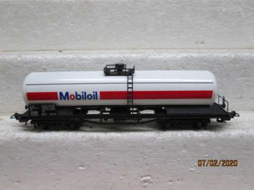 HO SCALE : LIMA MOBILOIL TANKER - LOT 204z