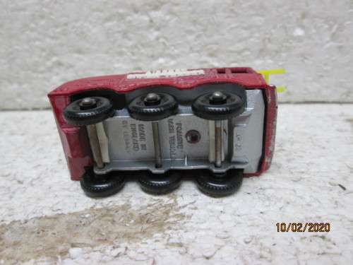 MATCHBOX SERIES : No 63 FIRE FIGHTING CRASH TENDER (BOXED) - LOT 248z