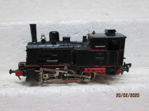 HO SCALE : FLEISCHMANN 0-6-0 STEAM LOCOMOTIVE - LOT 457z