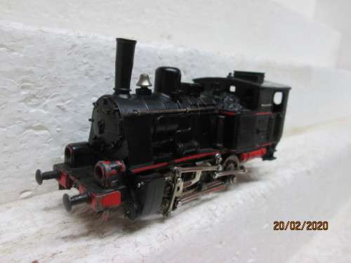 HO SCALE : FLEISCHMANN 0-6-0 STEAM LOCOMOTIVE - LOT 457z