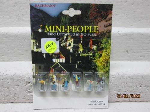 HO SCALE : BACHMANN WORKCREW / 5 FIGURINES WITH EQUIPMENT (BOXED) - LOT 481z