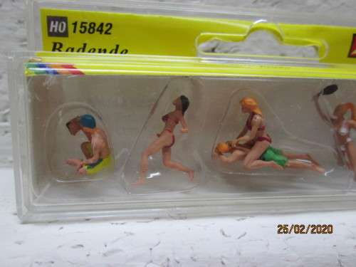 HO SCALE : NOCH BATHERS x6 FIGURINES (BOXED) - LOT 487z