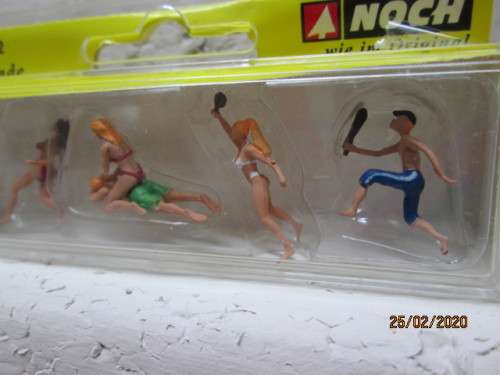 HO SCALE : NOCH BATHERS x6 FIGURINES (BOXED) - LOT 487z