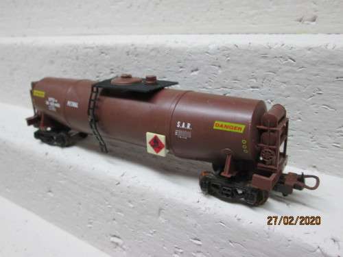 HO SCALE : LIMA SAR XPD PETROL TANKER - LOT 509z