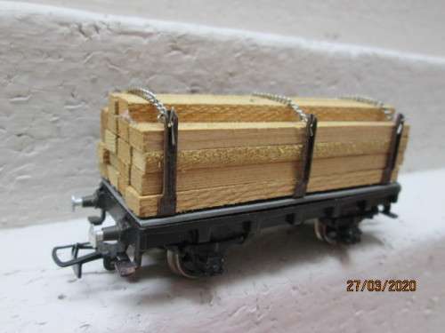 HO SCALE : RIVAROSSI OPEN WAGON WITH WOOD LOAD (BOXED) - LOT 633z
