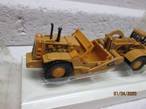 HO SCALE : NORSCOT CAT 627G WHEEL TRACTOR SCRAPER (BOXED) - LOT 991z