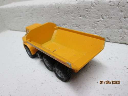 HO SCALE : CONSTRUCTION ARTICULATED TRUCK - LOT 996z