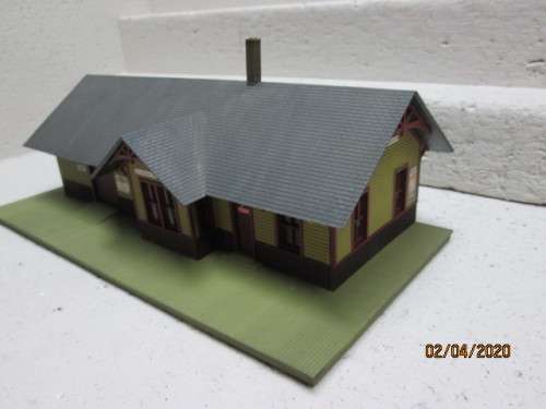 HO SCALE : WOODLAND SCENICS - CLARKESVILLE DEPOT (BOXED) - LOT 28AA