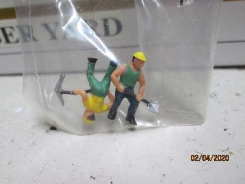 HO SCALE : MODELPOWER - LUMBER YARD (BOXED) - LOT 34AA