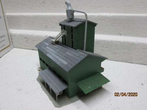 HO SCALE : MODELPOWER - LUMBER YARD (BOXED) - LOT 34AA