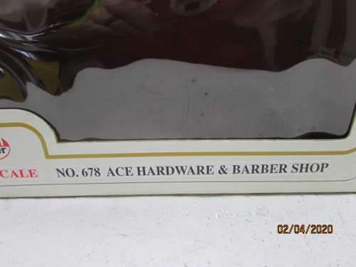 HO SCALE : MODELPOWER - ACE HARDWARE & BARBERSHOP (BOXED) - LOT 36AA