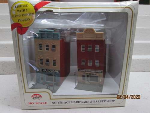 HO SCALE : MODELPOWER - ACE HARDWARE & BARBERSHOP (BOXED) - LOT 36AA