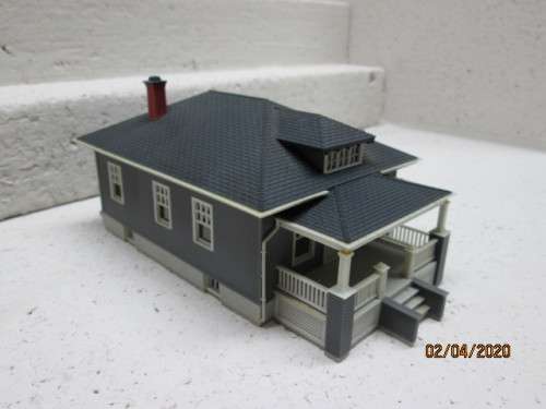HO SCALE : ATLAS - BARB'S BUNGALOW HOUSE (BOXED) - LOT 40AA