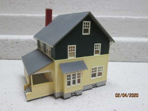 HO SCALE : ATLAS - KATE'S COLONIAL HOME - LOT 42AA
