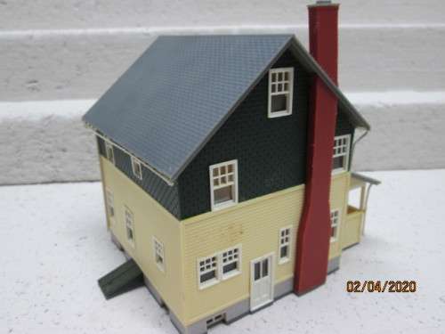 HO SCALE : ATLAS - KATE'S COLONIAL HOME - LOT 42AA