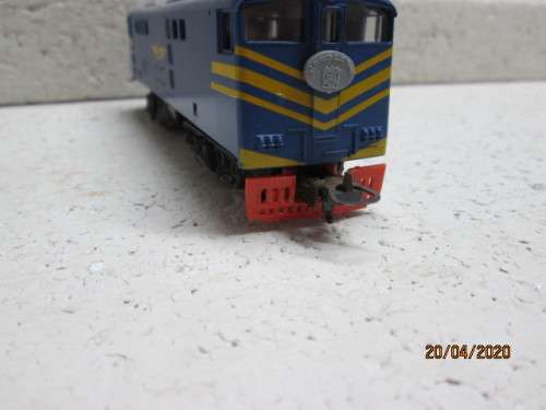 HO SCALE :  LIMA SAR REPLACEMENT RED COW-CATCHER  - LOT 413AA