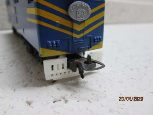 HO SCALE :  LIMA SAR REPLACEMENT WHITE COW-CATCHER