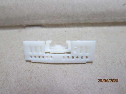 HO SCALE :  LIMA SAR REPLACEMENT WHITE COW-CATCHER